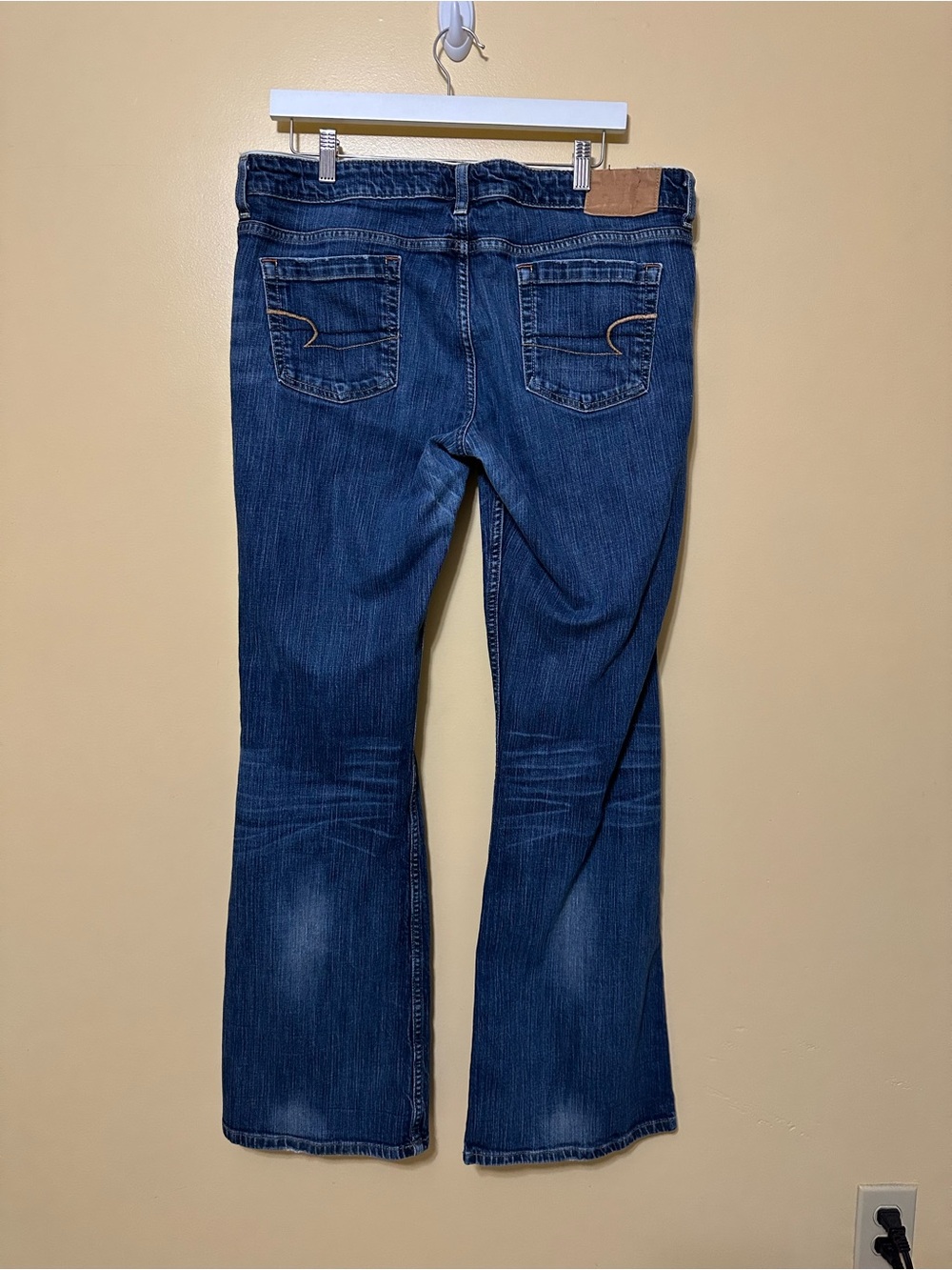 American Eagle VTG Hipster Low Rise Bootcut Jeans Women 16 Long Medium Wash Blue - Picture 3 of 7